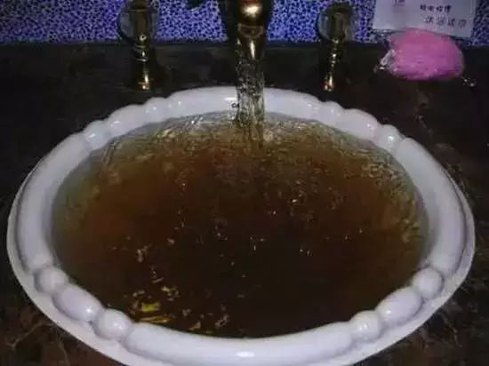 看看您家用的水管，是不銹鋼水管太貴，還是家人的健康不值得投資？